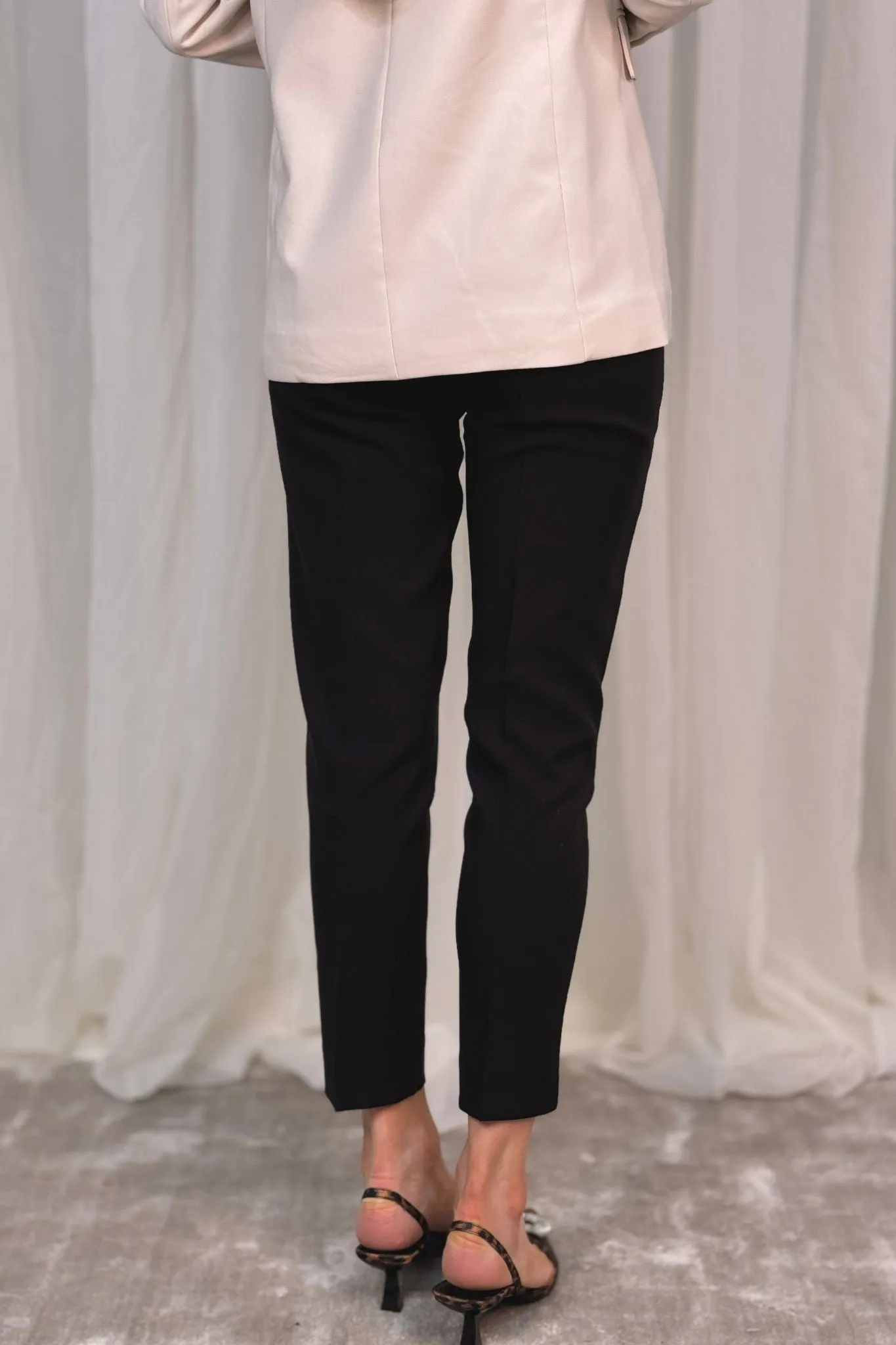 Maria Fitted Trousers In Black