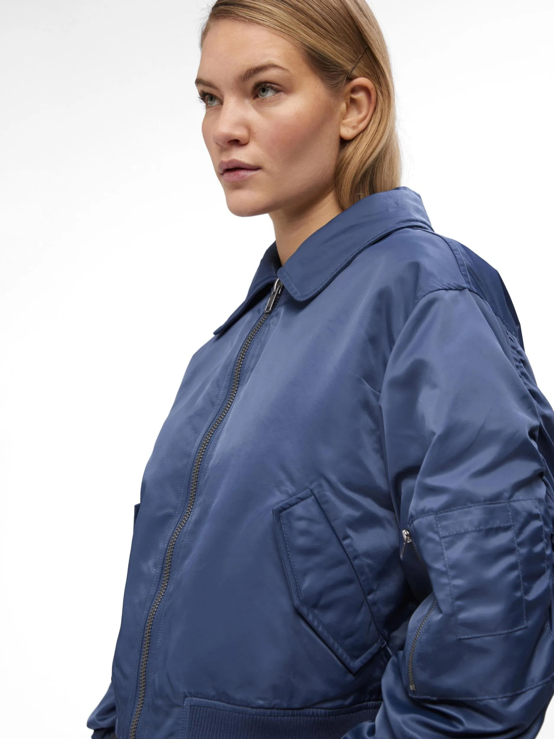 ULA BOMBER JACKET (BLUE)